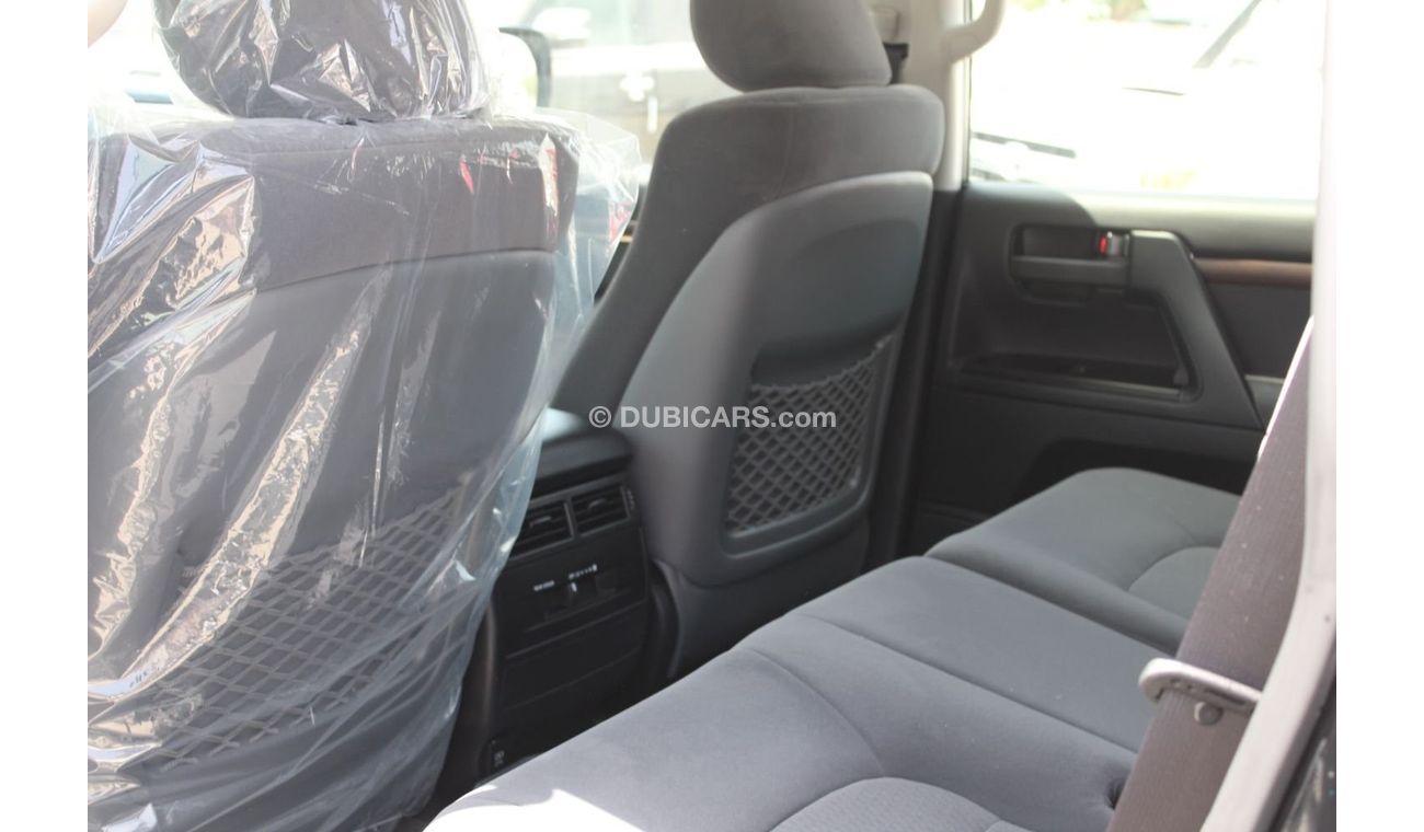 Toyota Land Cruiser LC200 GXR 4.6 V8 (Mid-Option)