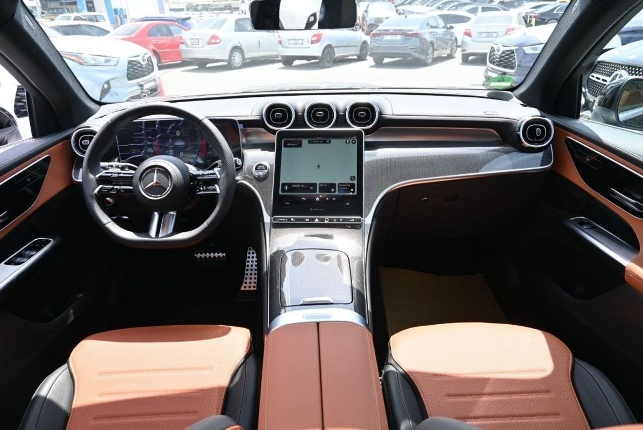 Mercedes-Benz GLC 200 Mercedes-Benz GLC 200 4Matic 2.0L 4WD, SUV, Model 2024 Color White