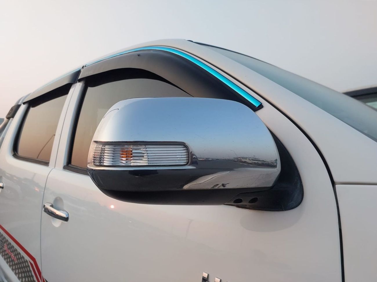 Toyota Hilux TOYOTA HILUX PICKUP RHD 2014 MODEL 3.0 L DIESEL AUTOMATIC(PM37634)