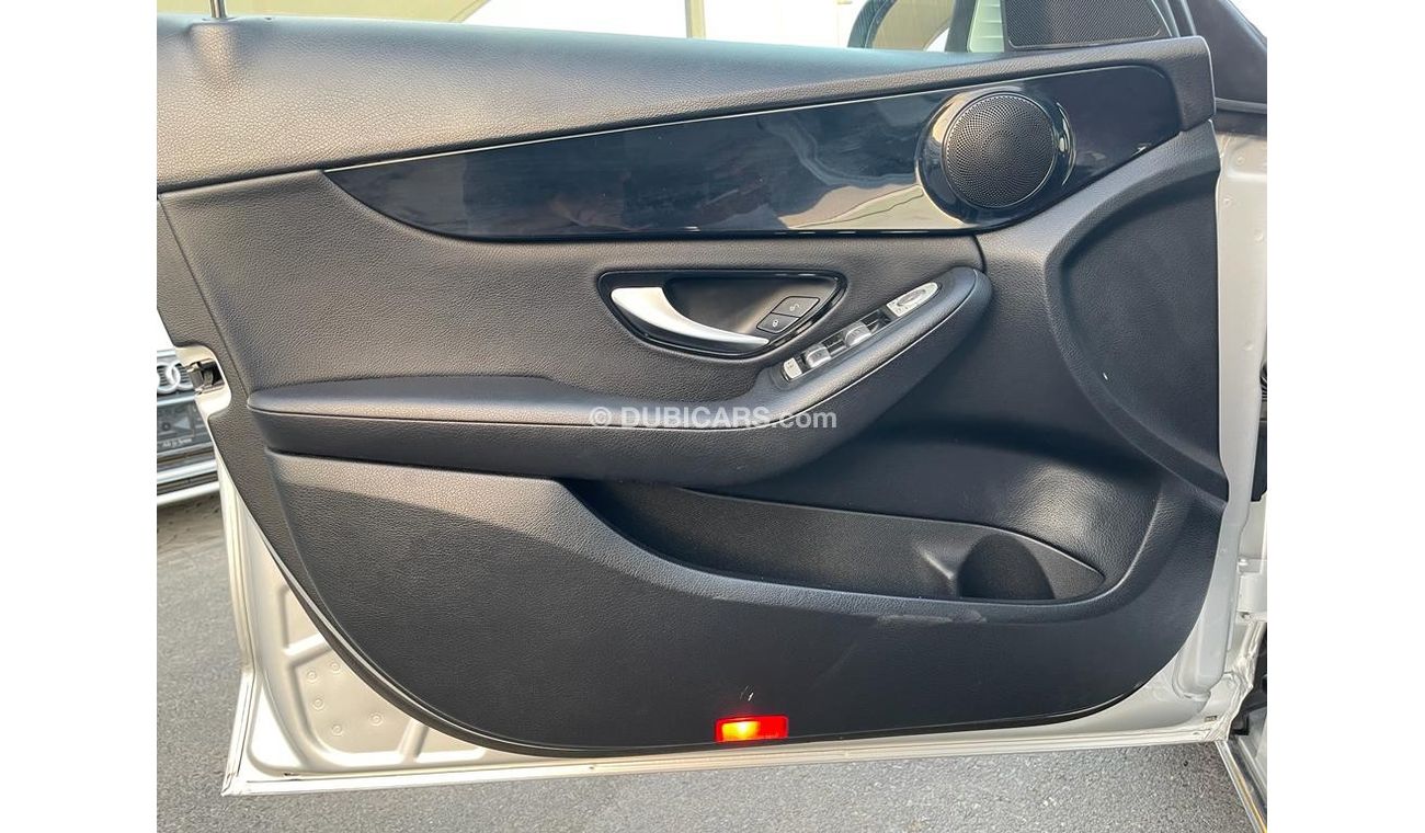 Mercedes Benz C200 Std Mercedes C200_Gcc_2015_Excellent_Condition _Full option