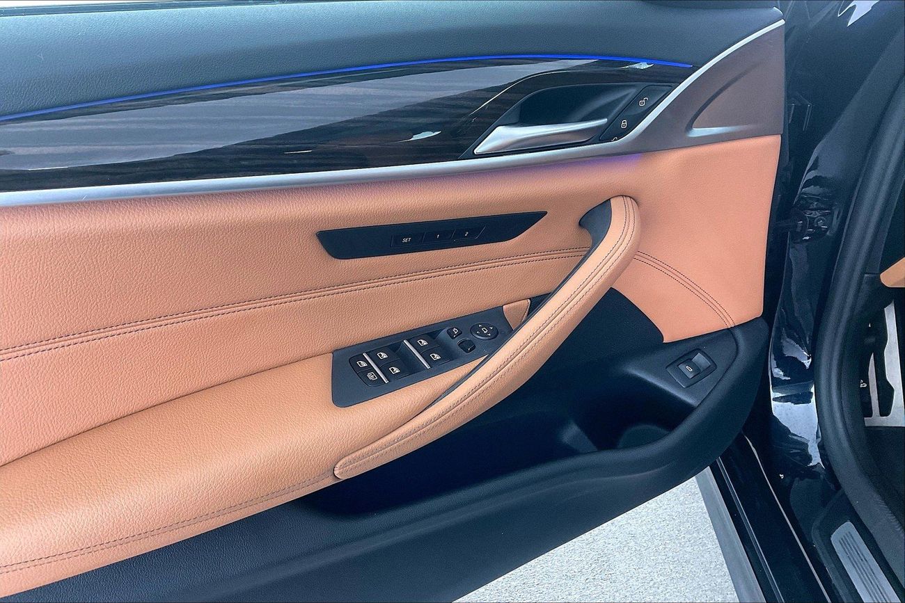 بي أم دبليو 520i M Sport | شامل الضمان | 0 ﺪﻔﻋﺓ ﺃﻮﻟﻯ