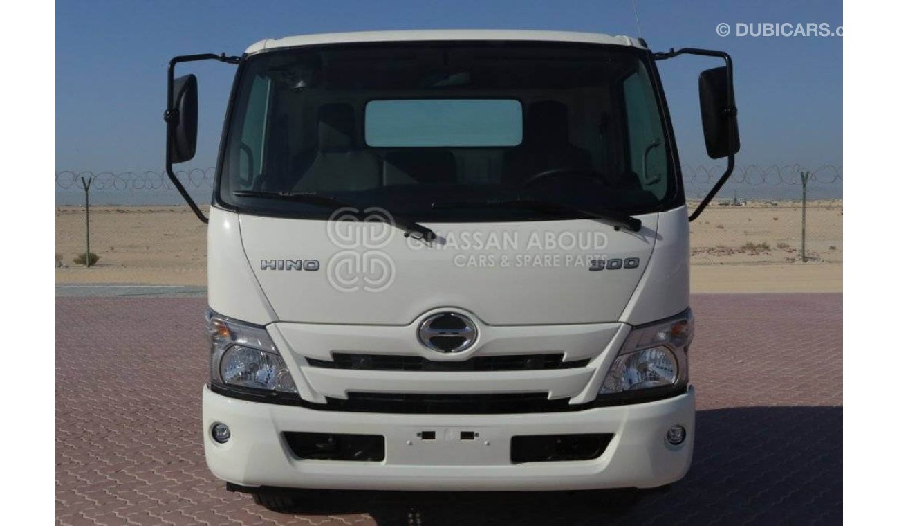 Hino 300 6.1 TON  CHASSIS- 916 MY2023