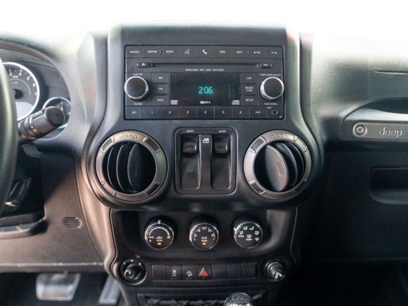 Jeep Wrangler Sport 3.6L A/T