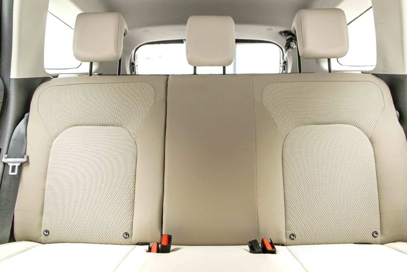 Renault Duster SE 1.6L - Black Inside Black | Export Only