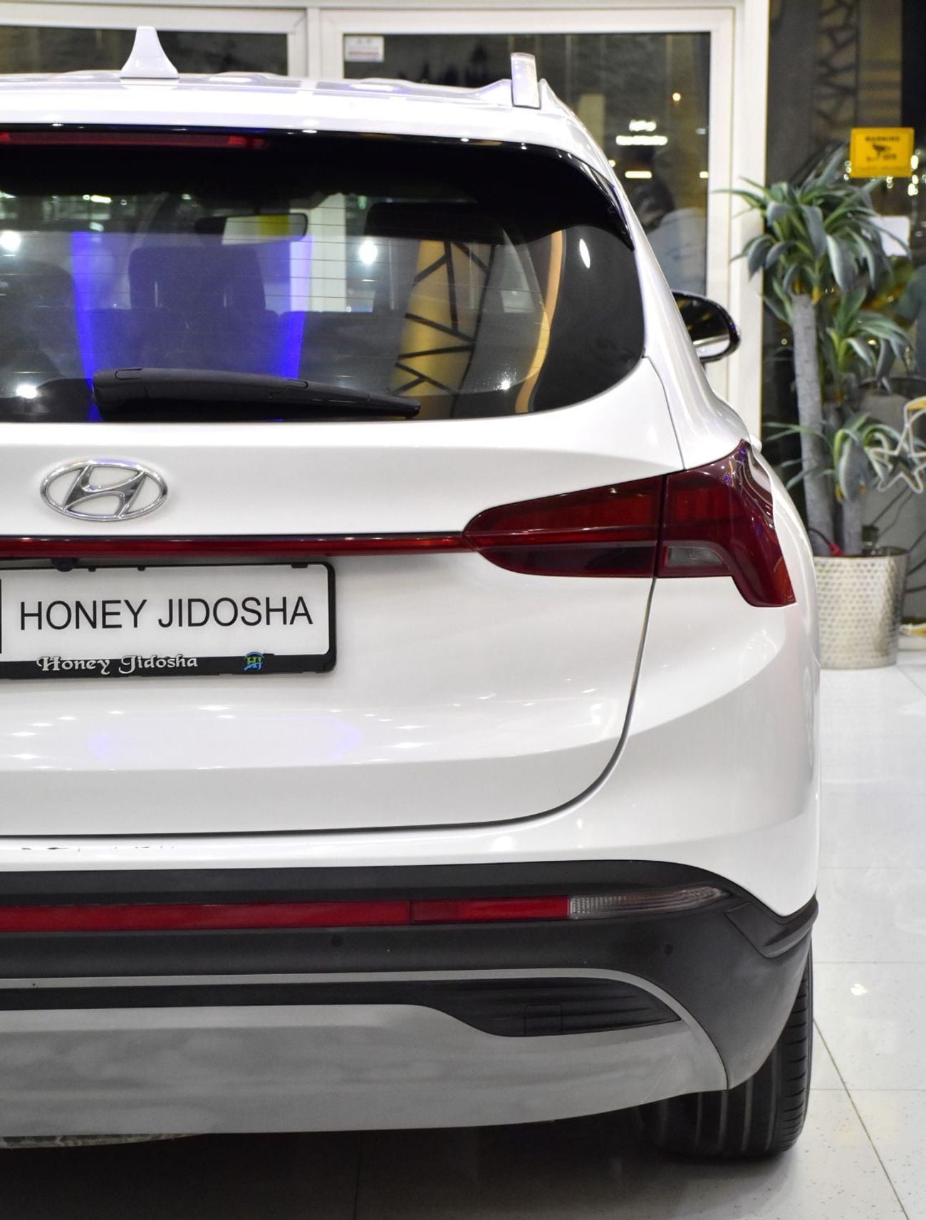 هيونداي سانتا في EXCELLENT DEAL for our Hyundai SantaFe ( 2023 Model ) in White Color GCC Specs