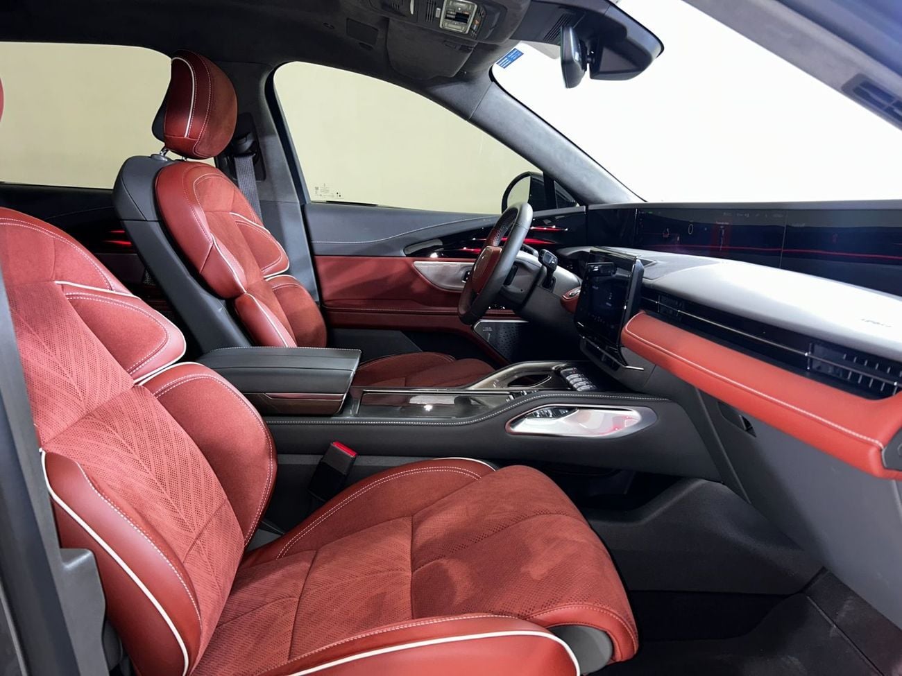 Lincoln Nautilus PRESIDENTIAL NAU925H FHEV / AL TAYER MOTORS /AL QOUZ SHOWROOM