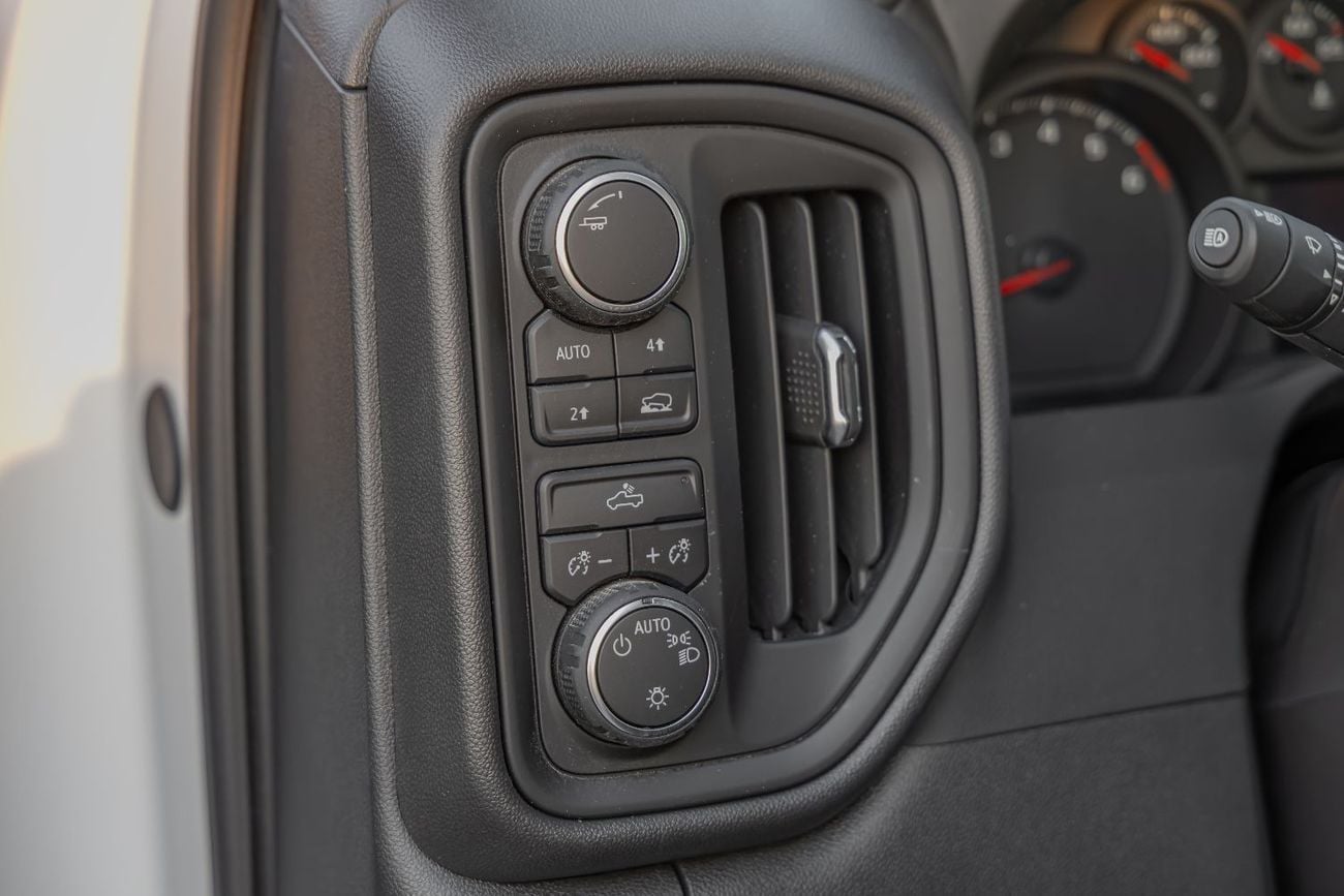 Chevrolet Silverado 2500 CREW/CAB CHEVROLET SILVERADO | V8 5.3L | 4WD | GCC | 2025  (Export)