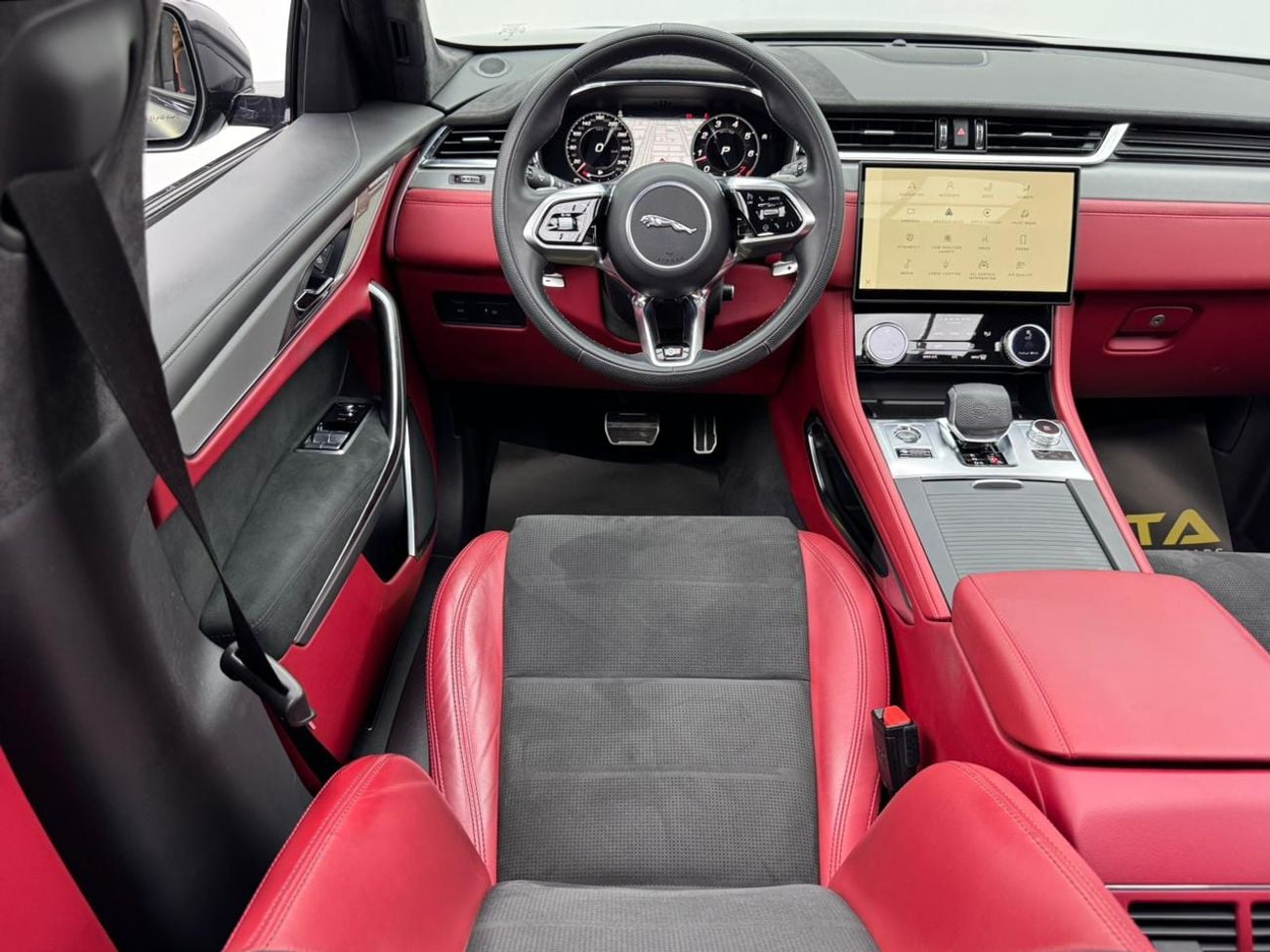 Jaguar F Pace SVR 5.0L 2023 Jaguar F-Pace SVR, Jaguar Warranty+Service Contract+Full Service History, GCC