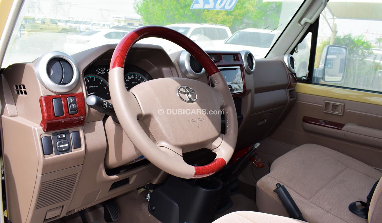 Toyota Land Cruiser Pick Up LX V6