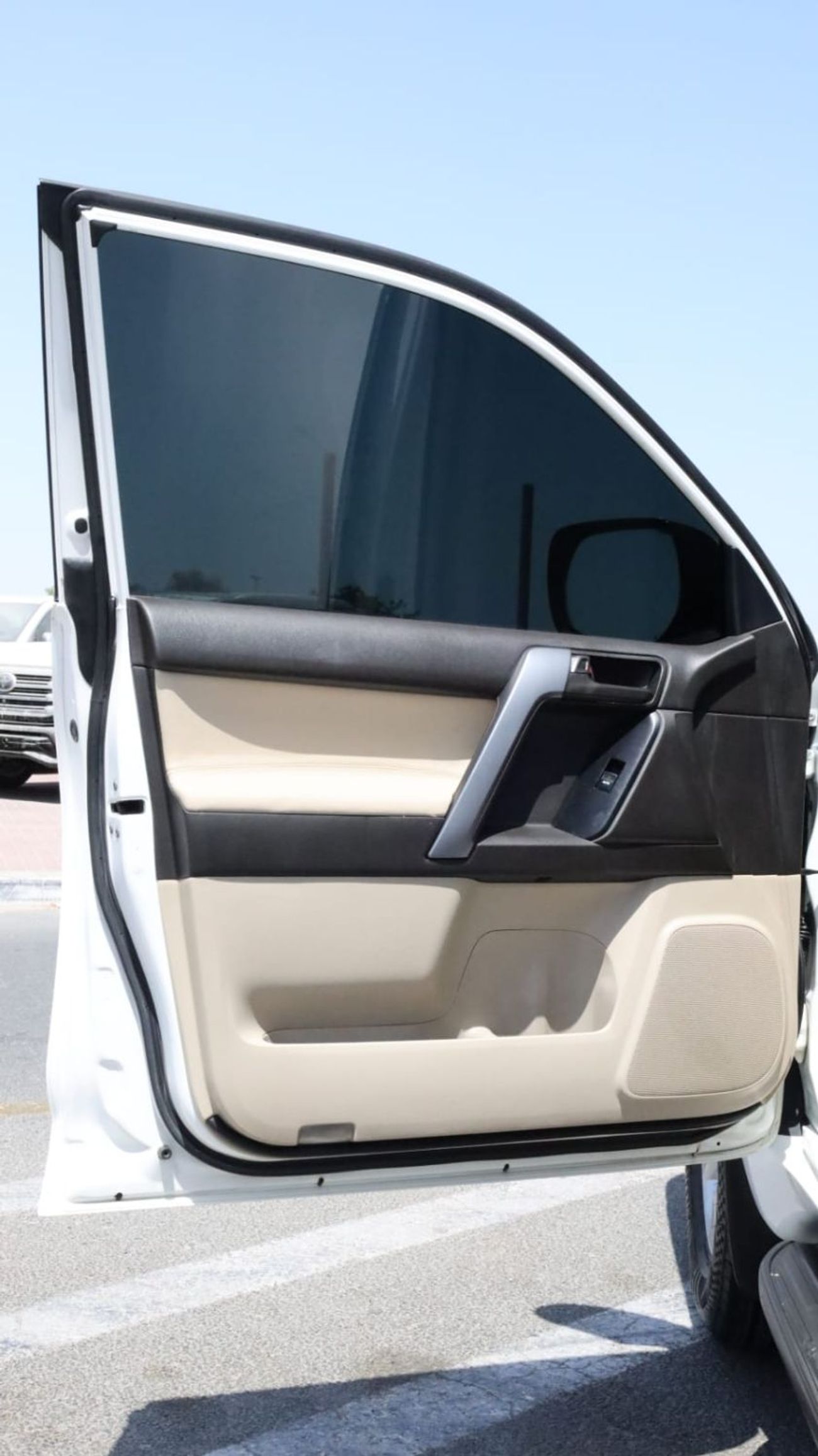 Toyota Prado Toyota Prado TX 2012 RHD diesel white colour with beige interior 4x4  7seaters 2.8L diesel engine