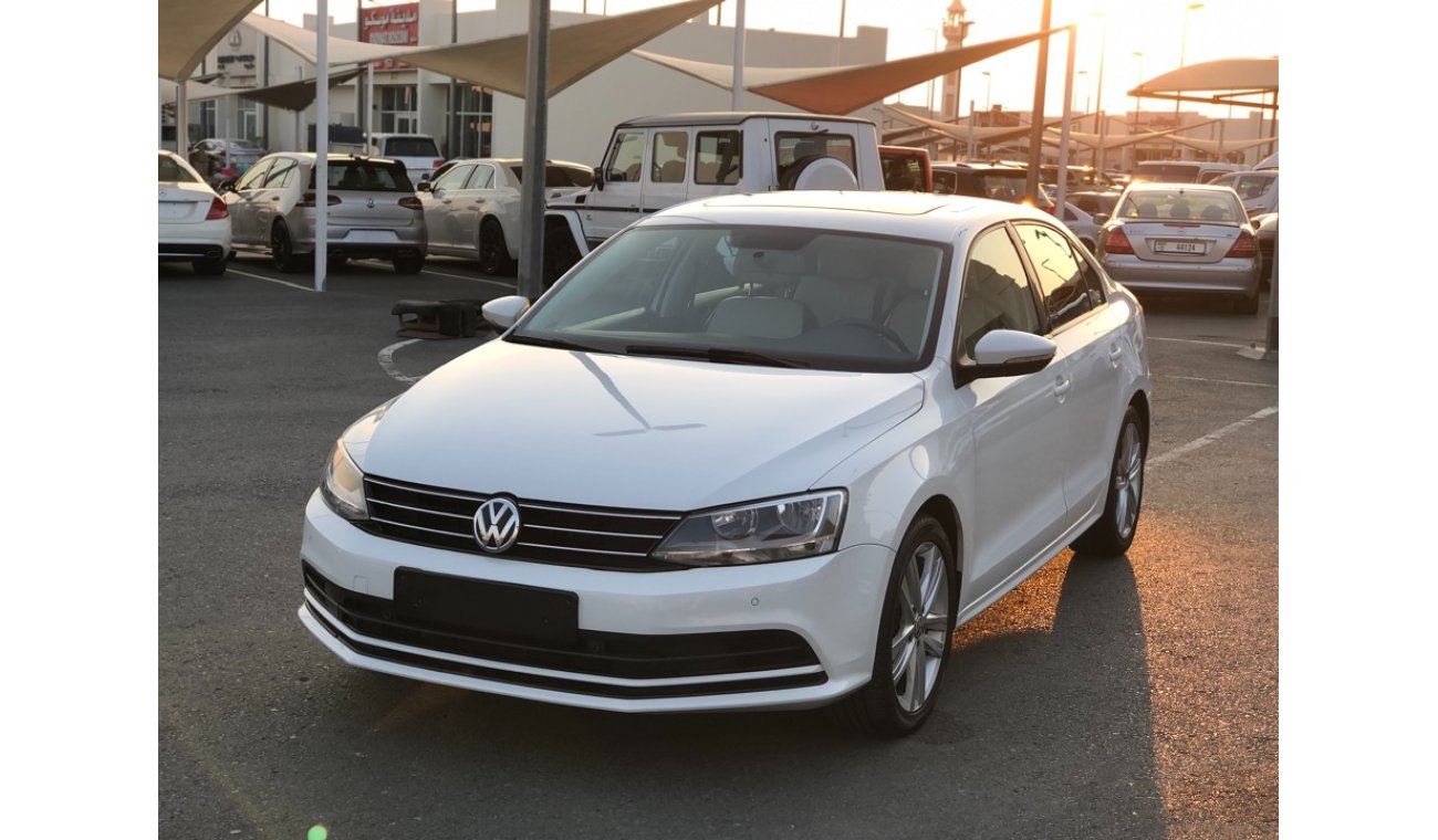 Volkswagen Jetta Volex wagan Getta model 2016 GCC car prefect condition full option sun roof leather seats back came