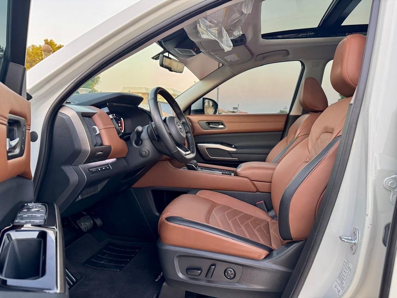 نيسان باثفايندر Pathfinder SL full option top of range GCC. Specs. Free accident.