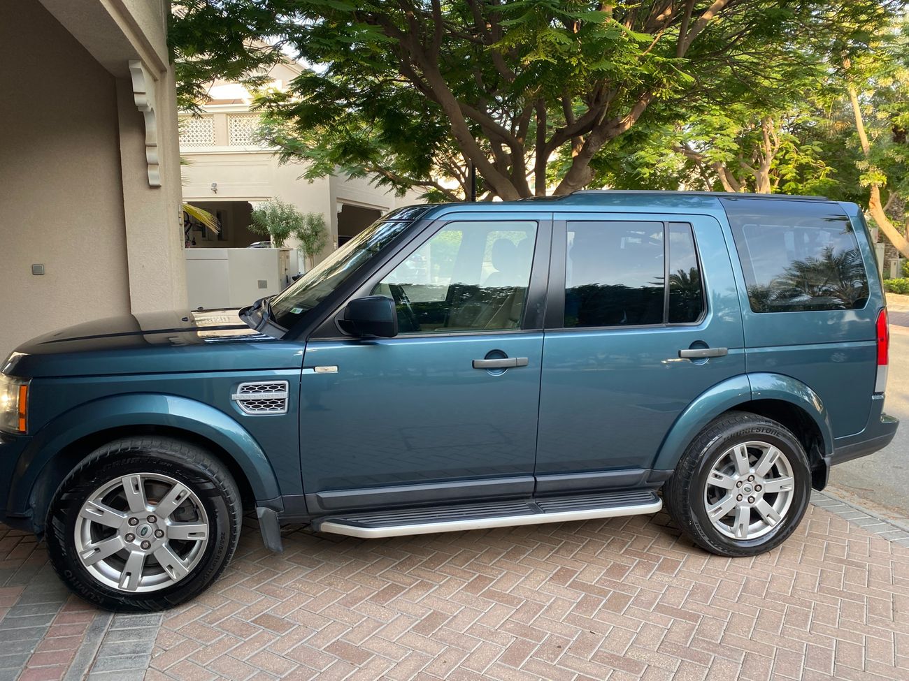 Land Rover Discovery HSE (v8)
