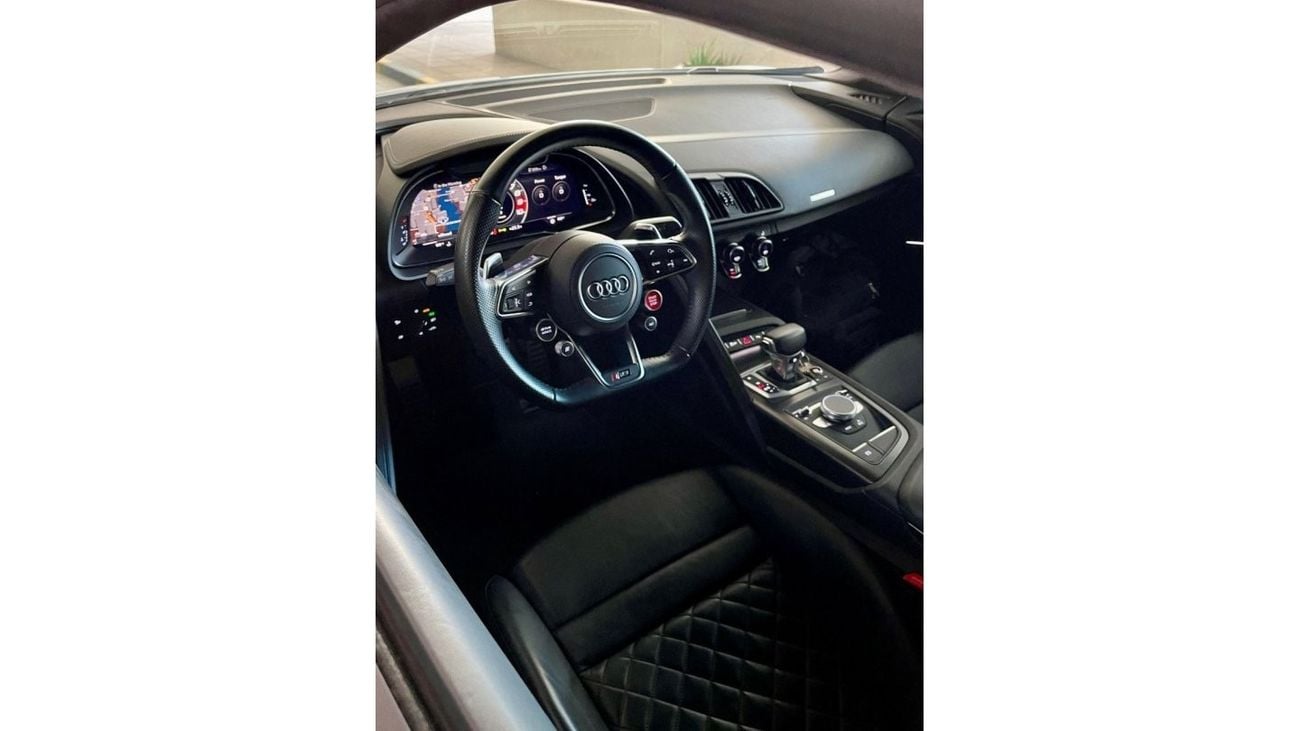 Audi R8 V10 Plus AUDI R8 SPORT PLUS | GCC | FSH | LOW MILEAGE | SUPER CLEAN
