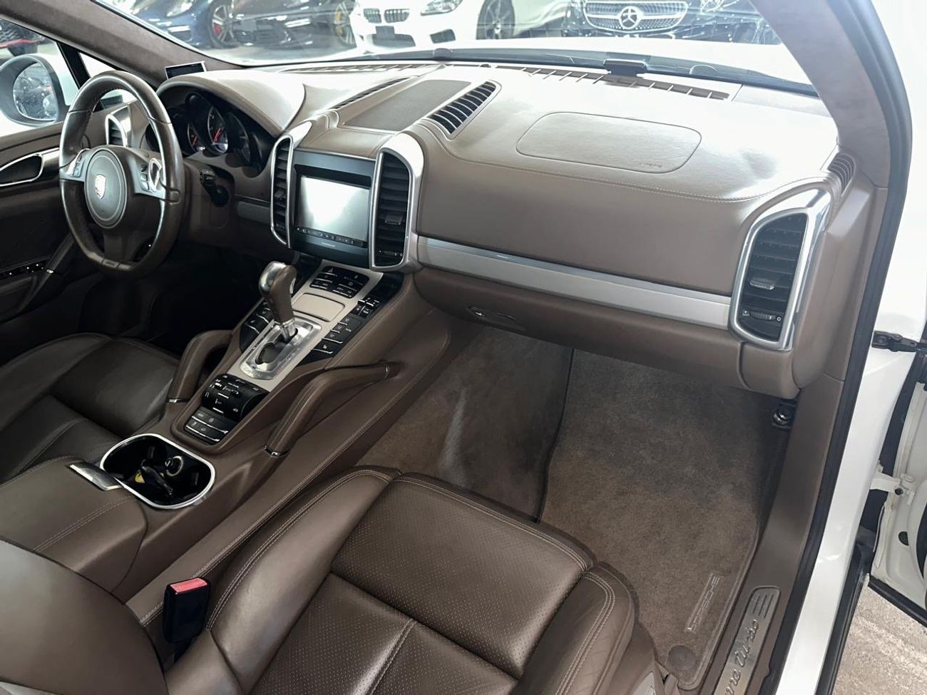 Porsche Cayenne Turbo 4.8L (500 HP) PORSCHE CAYENNE TURBO 2012 4.8L | PANORAMIC ROOF | BOSE SOUND SYSTEM | SPECIAL B