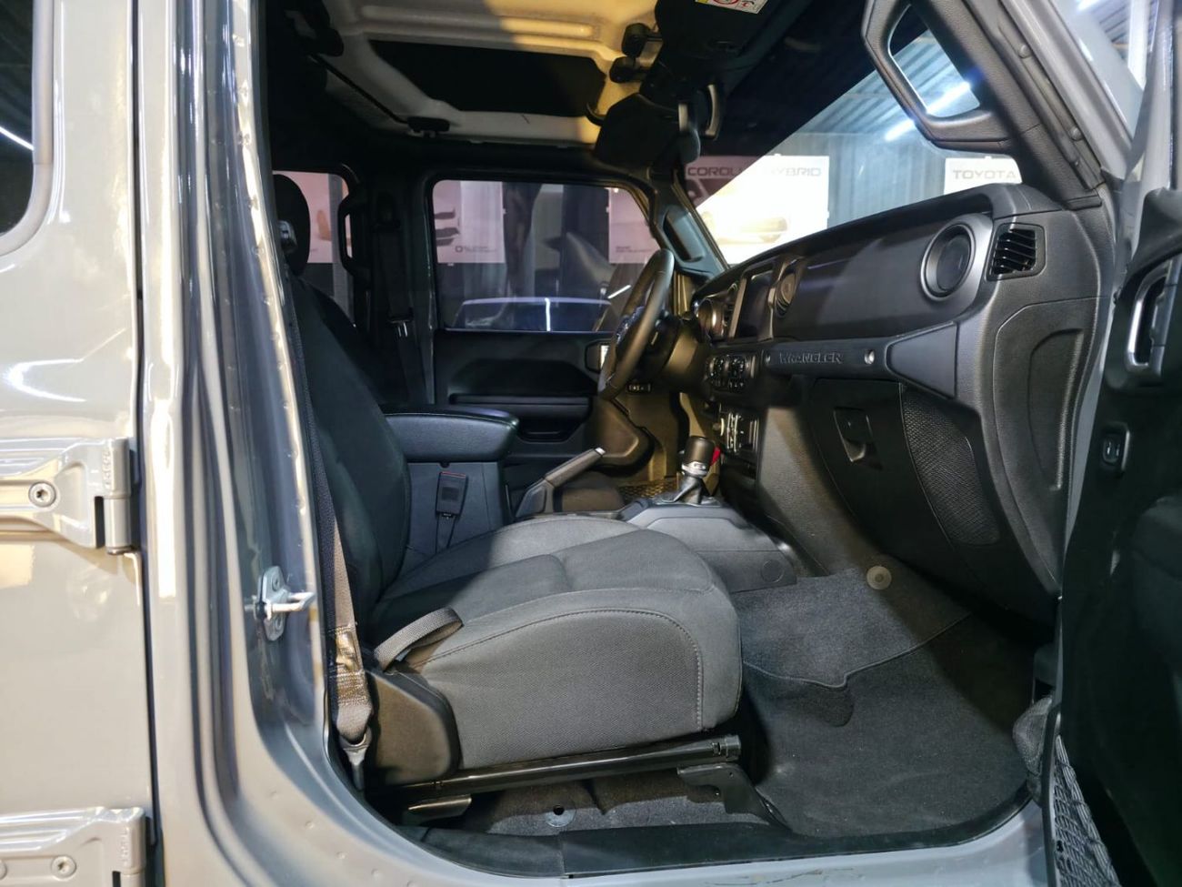 Jeep Wrangler Unlimited Sport 3.6L A/T