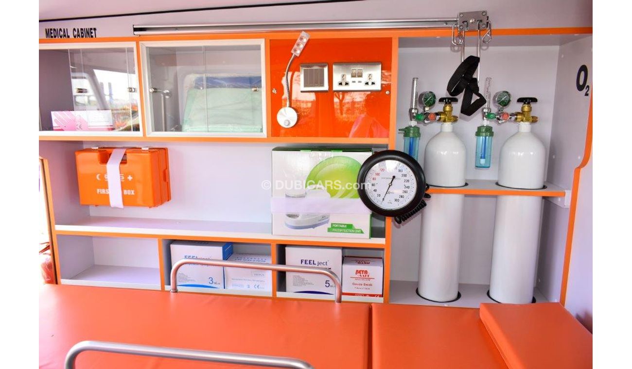 تويوتا لاند كروزر 78 HARDTOP V8 4.5L DIESEL AMBULANCE