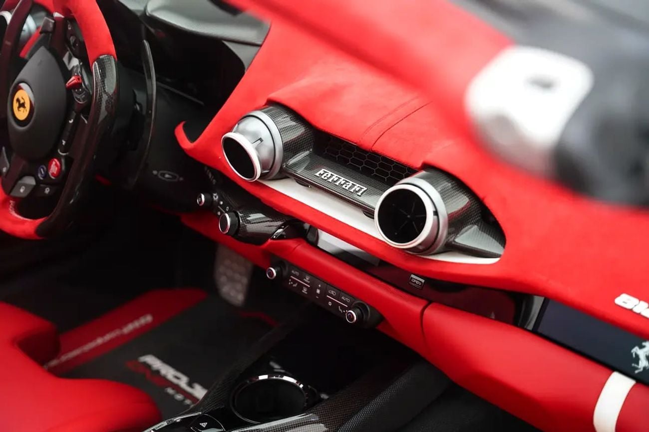 فيراري 812 GTS COMPETIZIONE APERTA WITH 7 YEARS SERVICE CONTRACT