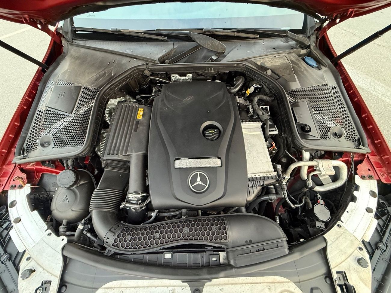 Mercedes-Benz C 300 Luxury 2.0L 2018 MERCEDES BENZ C300 FULL OPTIONS IMPORTED FROM USA