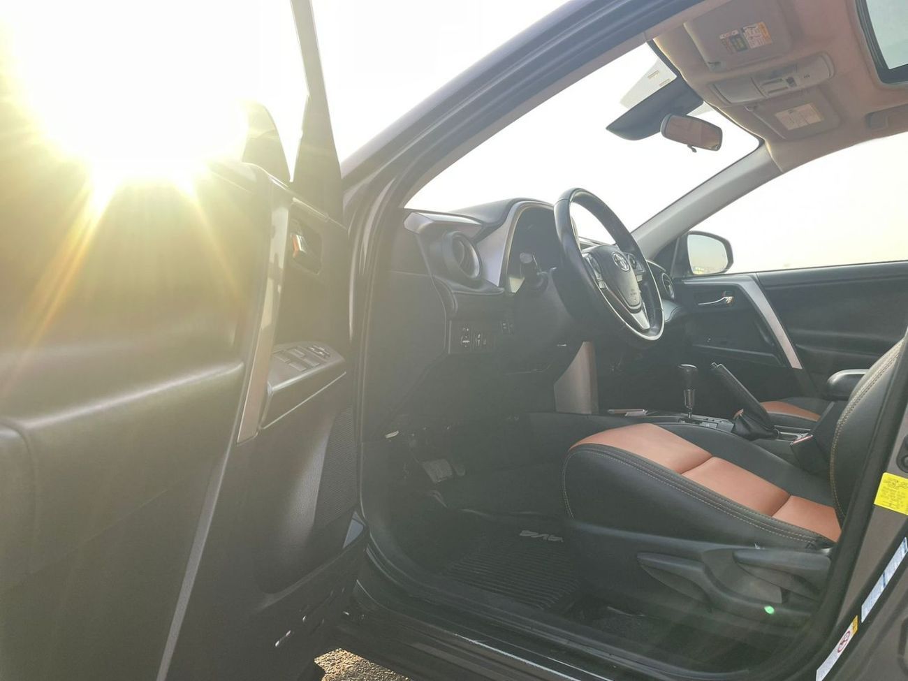 Toyota RAV4 2018 Toyota Rav4 Adventure 2.5L V4 Full Option - Sunroof Push Start & Truck Auto With Radar - l