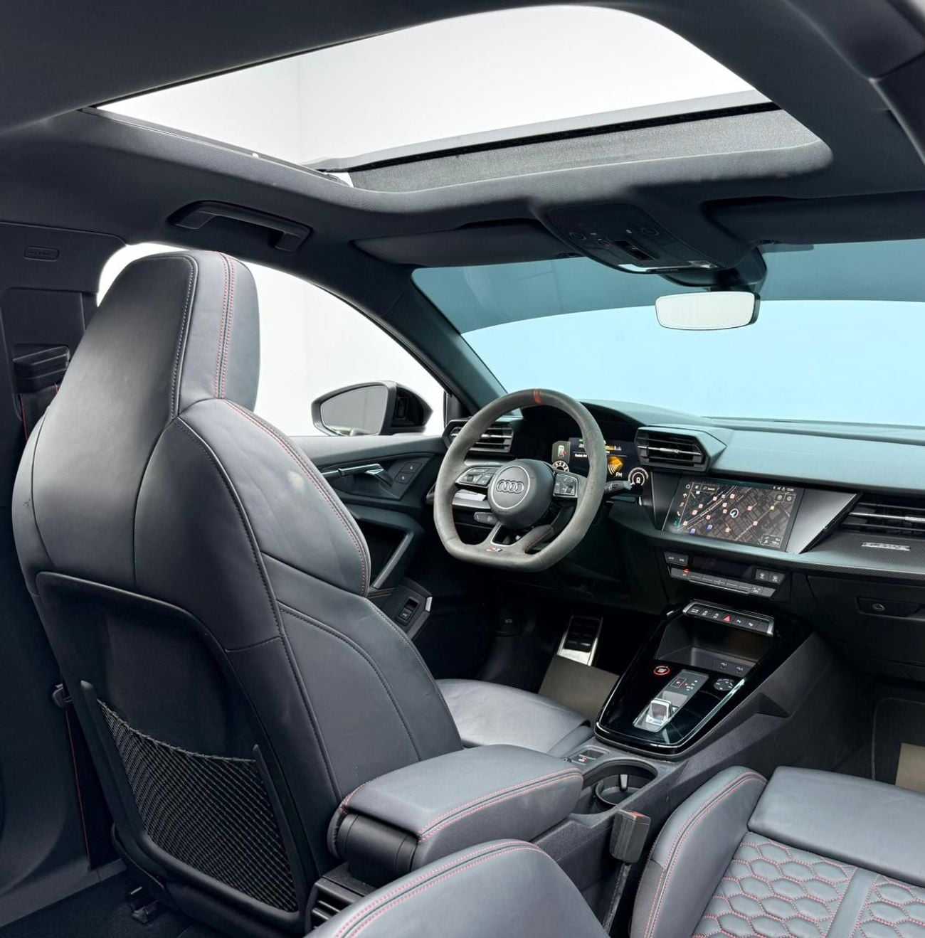 أودي RS3 TFSI quattro 2.5L Sportback