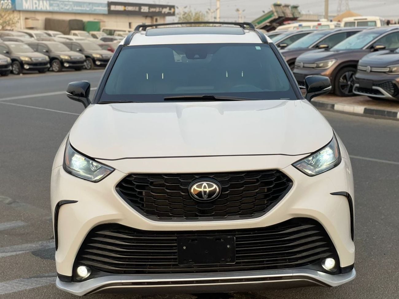 Toyota Highlander 2021 Toyota Highlander XSE 3.5L V6 - 14,500 Mileage