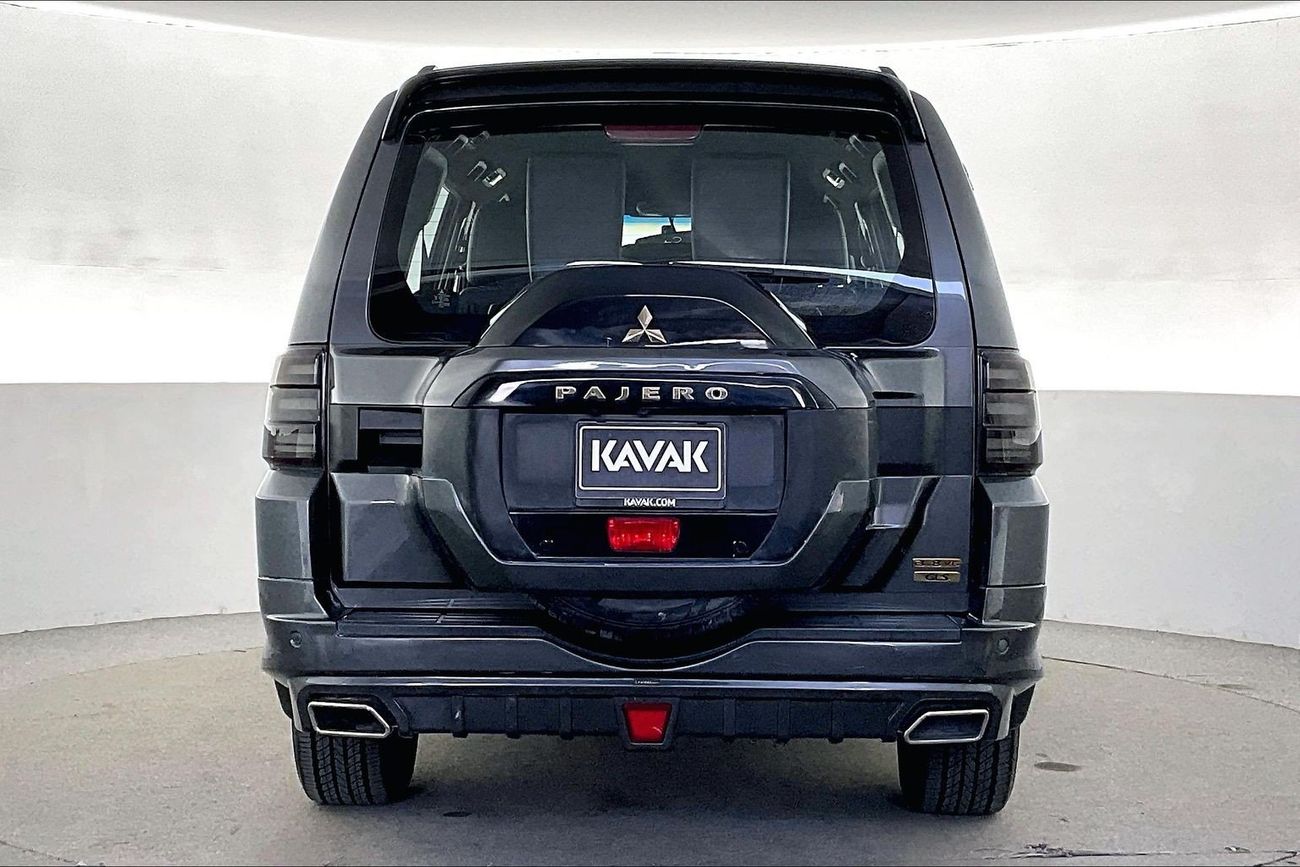 Mitsubishi Pajero Signature Edition | National Day Celebration | Guaranteed Warranty | 0 Down Payment