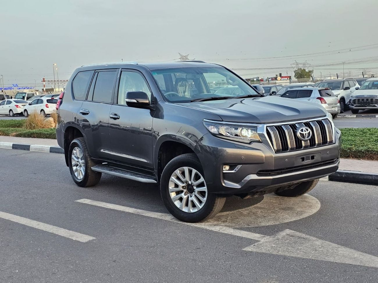 Toyota Prado VX 2.8L LHD V4 Diesel engine Grey Color Automatic transmission 4WD 7 Seater 5 Doors