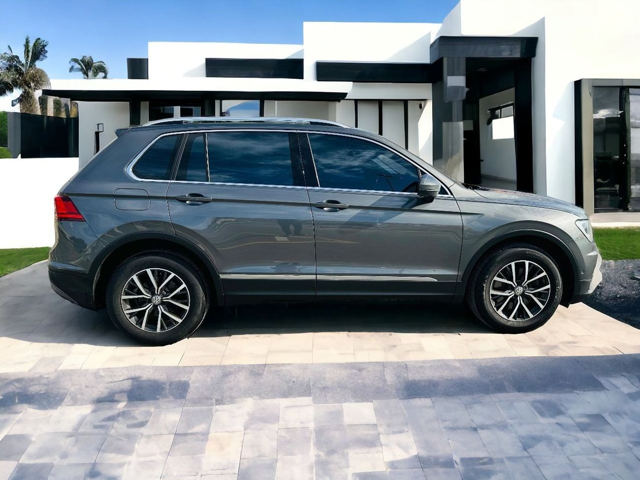 Volkswagen Tiguan SE AED 990 PM | VOLKSWAGEN TIGUAN 4MOTION | GCC SPECS | ORIGNALL PAINT