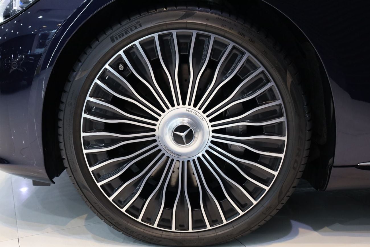 Mercedes Maybach S680 Maybach Two-Tone, Executive Rear Seat Package, Gargash Warranty + Service!!