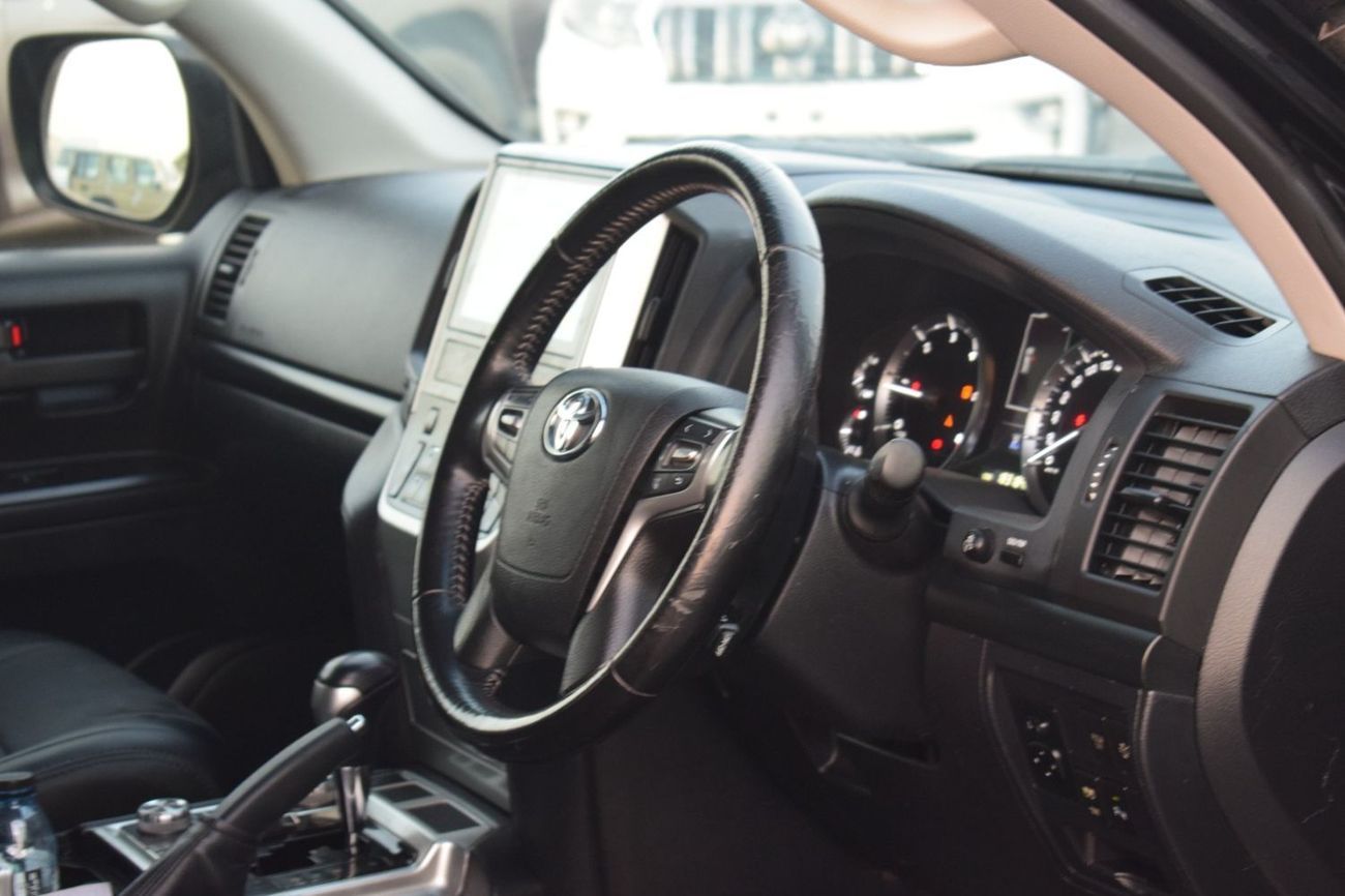 تويوتا لاند كروزر 2021 TOYOTA LAND CRUISER V8 FULL OPTION