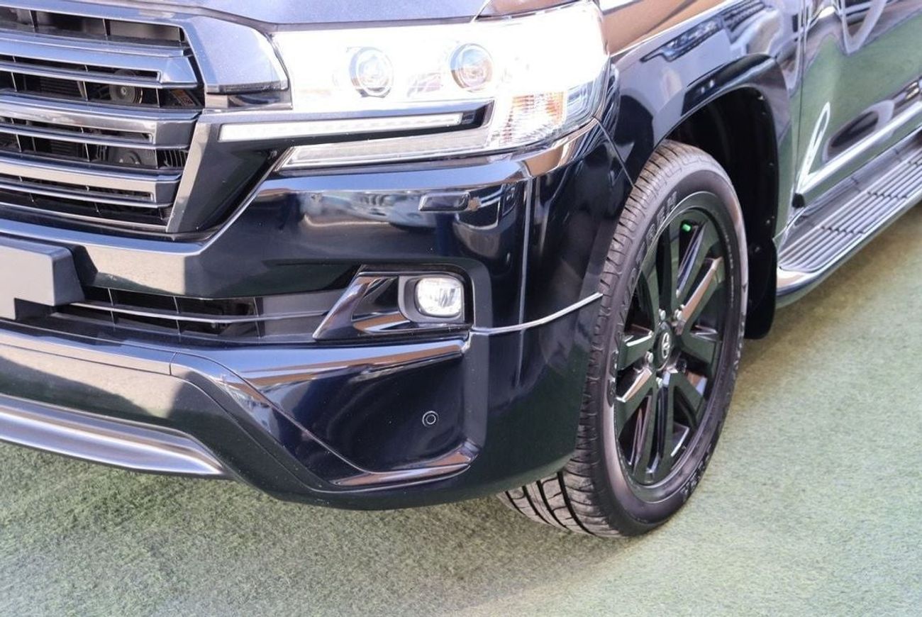 تويوتا لاند كروزر VXR 5.7L 4WD Toyota Land Cruiser VX.R 5.7L / 2018 / GCC / Original Paint