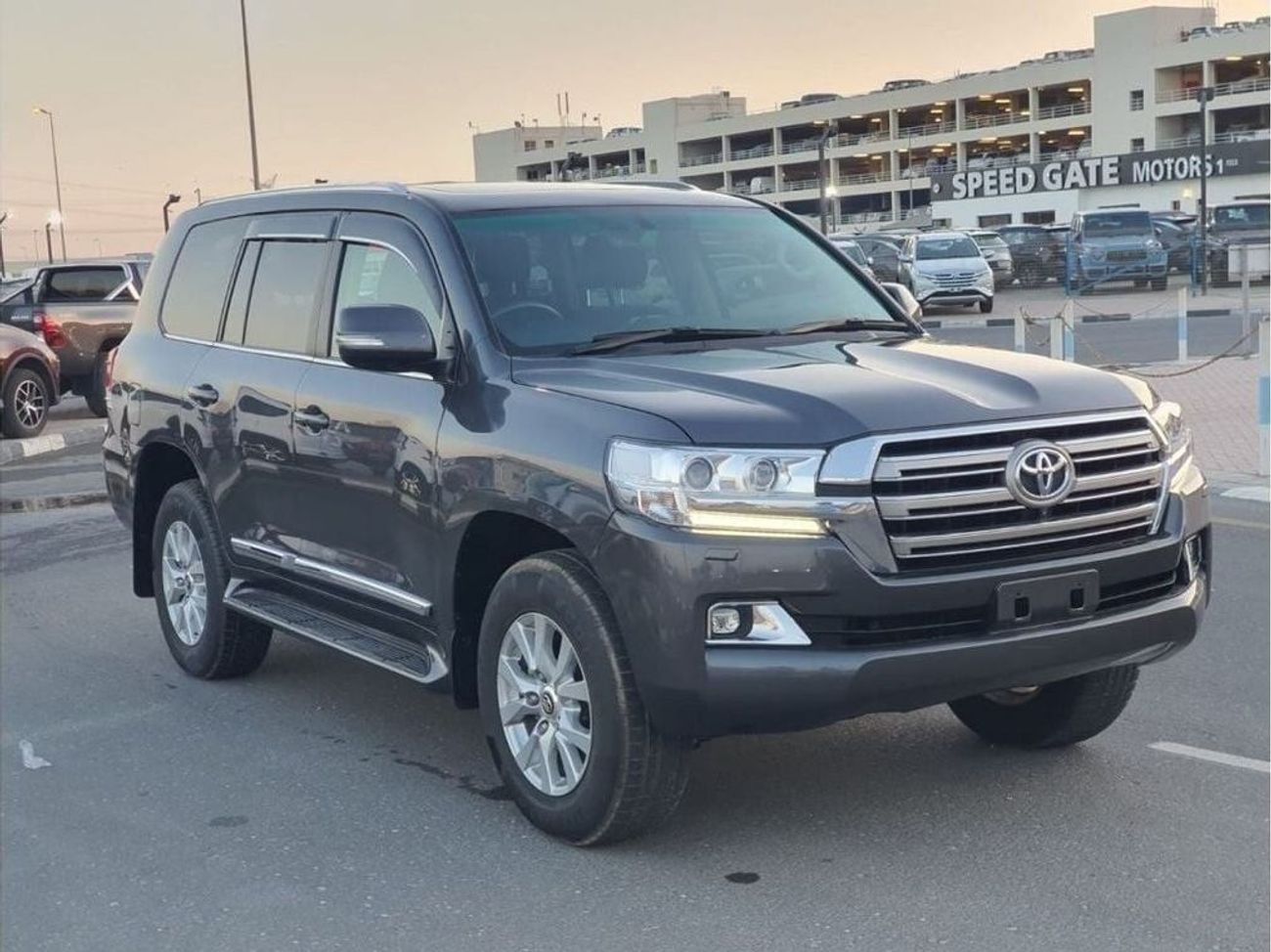 Toyota Land Cruiser Diesel 4.5 Right Hand Liter VX Limited Cool Box Sunroof Leather Power Seats