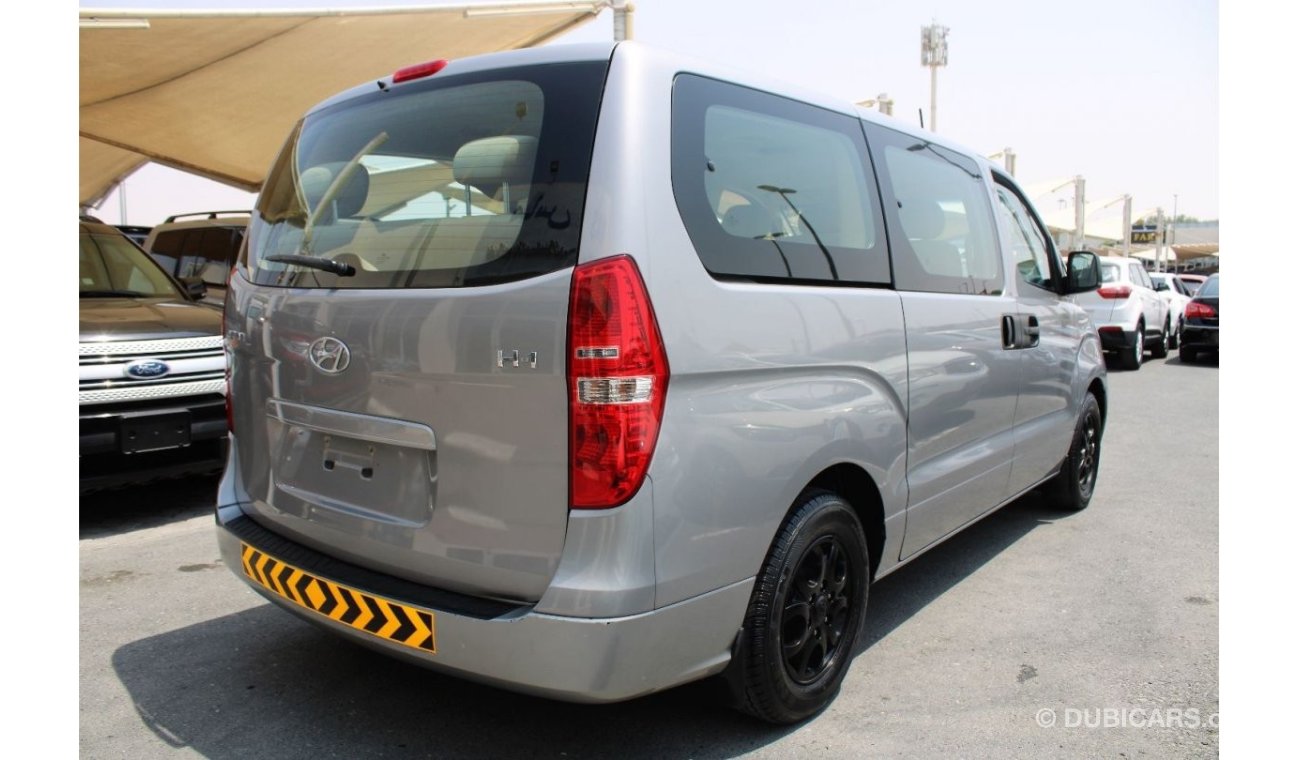 Hyundai H-1 Std ACCIDENT FREE - GCC - CAR IS IN PERFECT INSIDE OUT