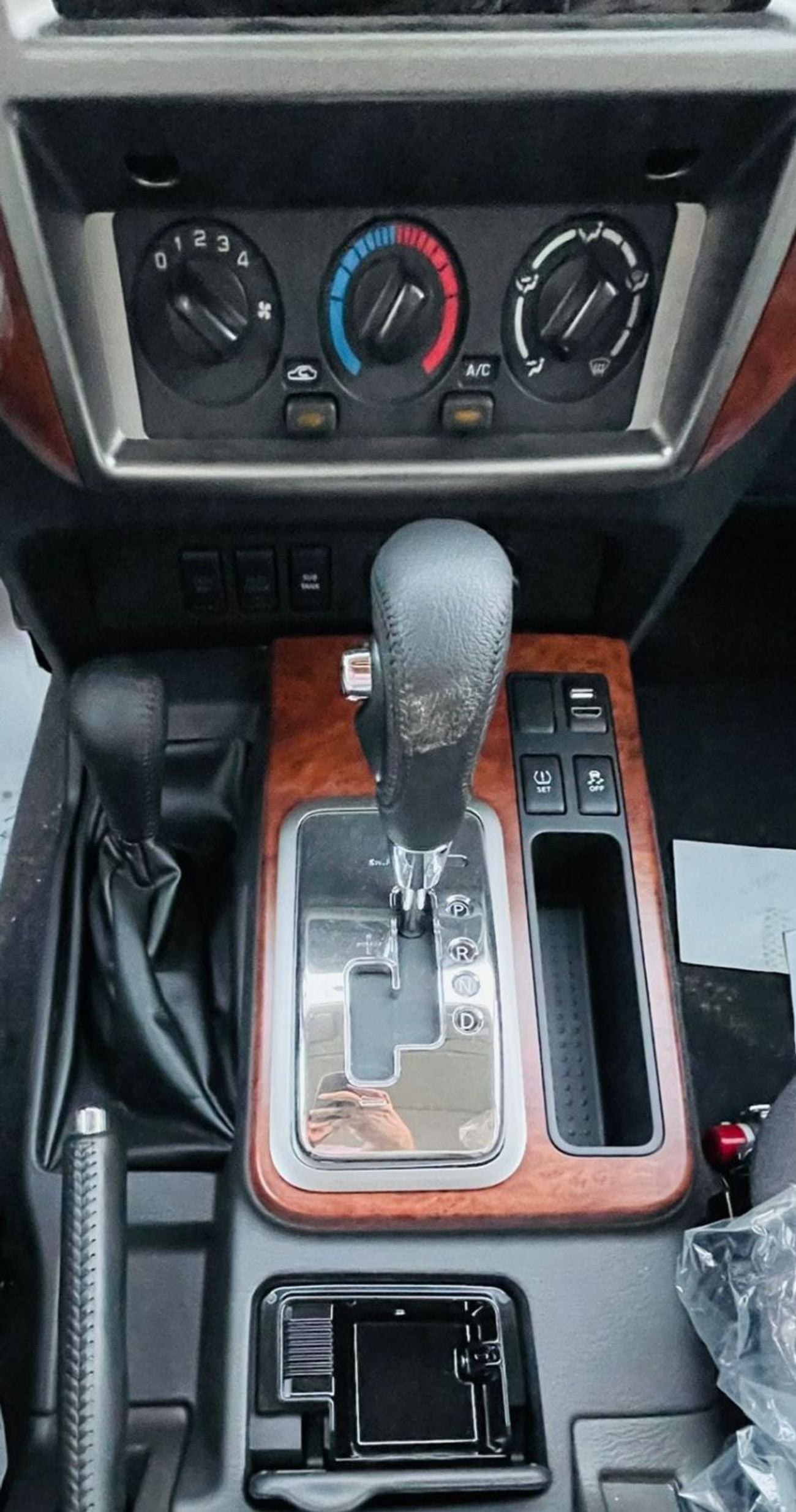 Nissan Patrol Safari 4.8L A/T