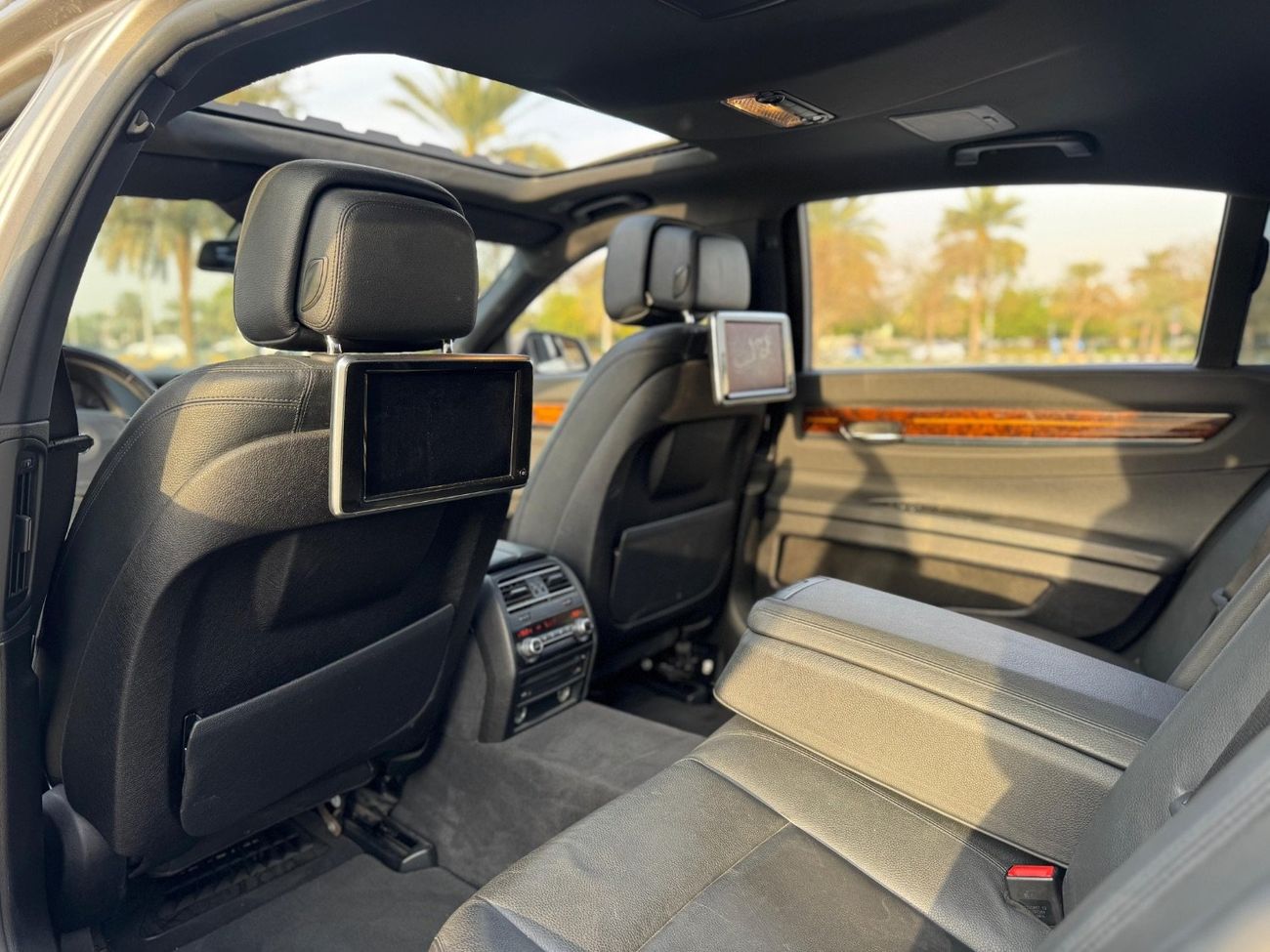 بي أم دبليو 730Li Executive 4.0L (5 Door)