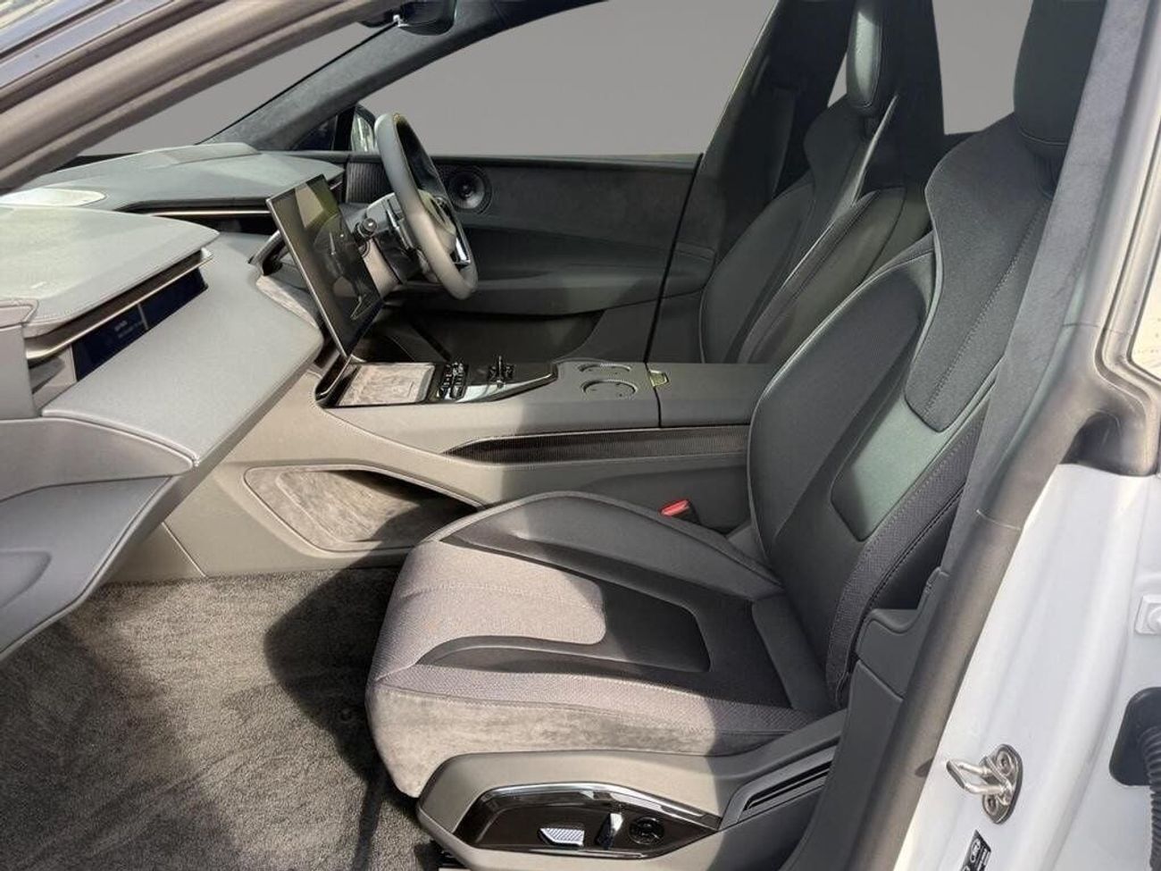 لوتس إيميا 600 102kWh GT Auto 4WD 5dr (Dual Motor) (EXPRT ONLY) RIGHT HAND DRIVE