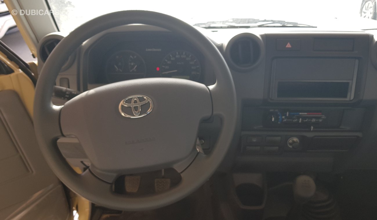 Toyota Land Cruiser 4.2 L Hardtop 9 seater -  2018