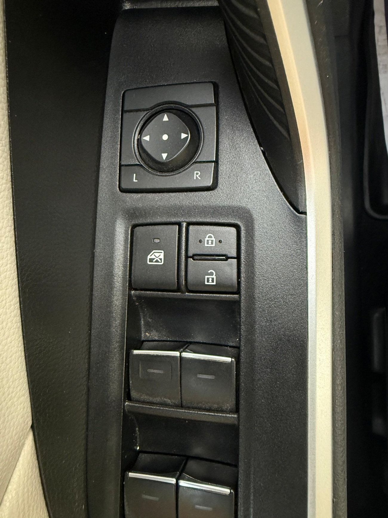 تويوتا راف ٤ RAV4 Xle AWD 4x4 Full option