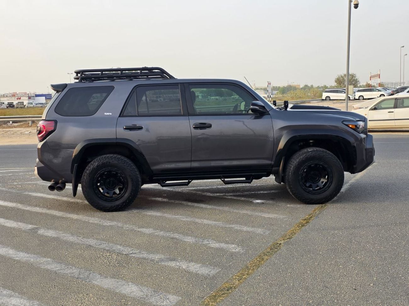 Toyota 4Runner LIMITED faceleft 2025 ( sunroof, 4x4, leather seat and 7 seater)
