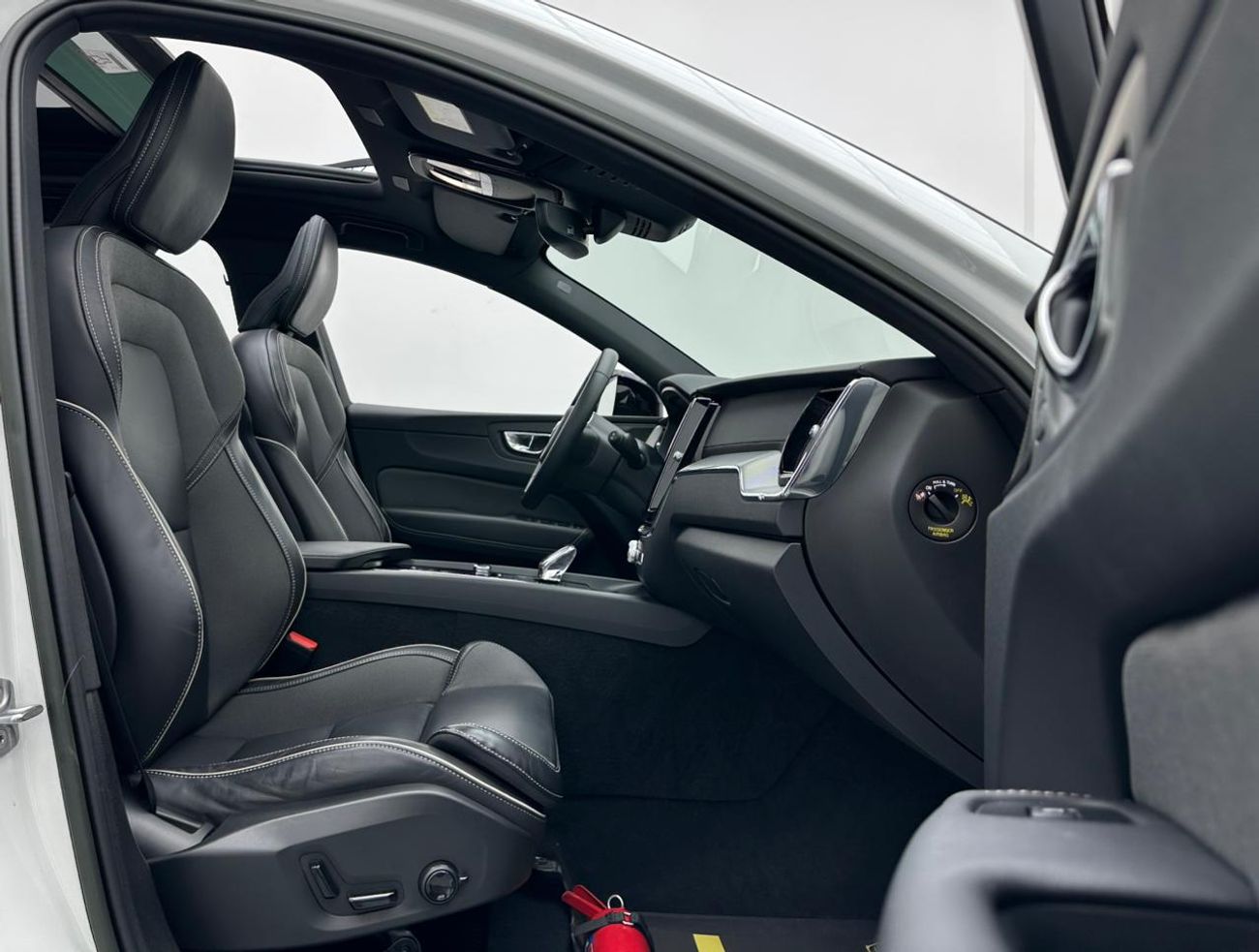 Volvo XC60 2023 Volvo XC60 B5 Ultimate Dark, 2027 Volvo Warranty, Volvo Service History, GCC