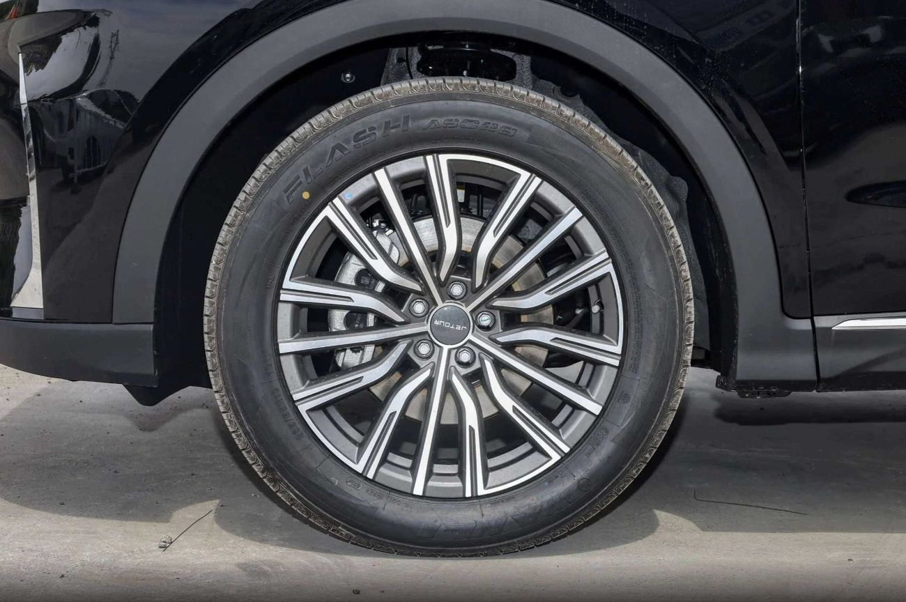 جيتور X70 Jetour X70 Plus 1.5T- 2024 | Brand New | White & Black Color Available - Export