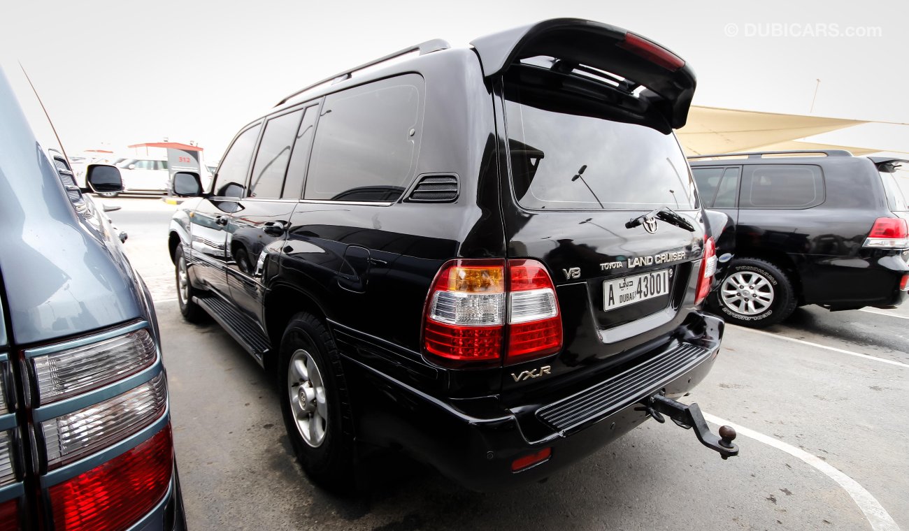 Toyota Land Cruiser VXR V8