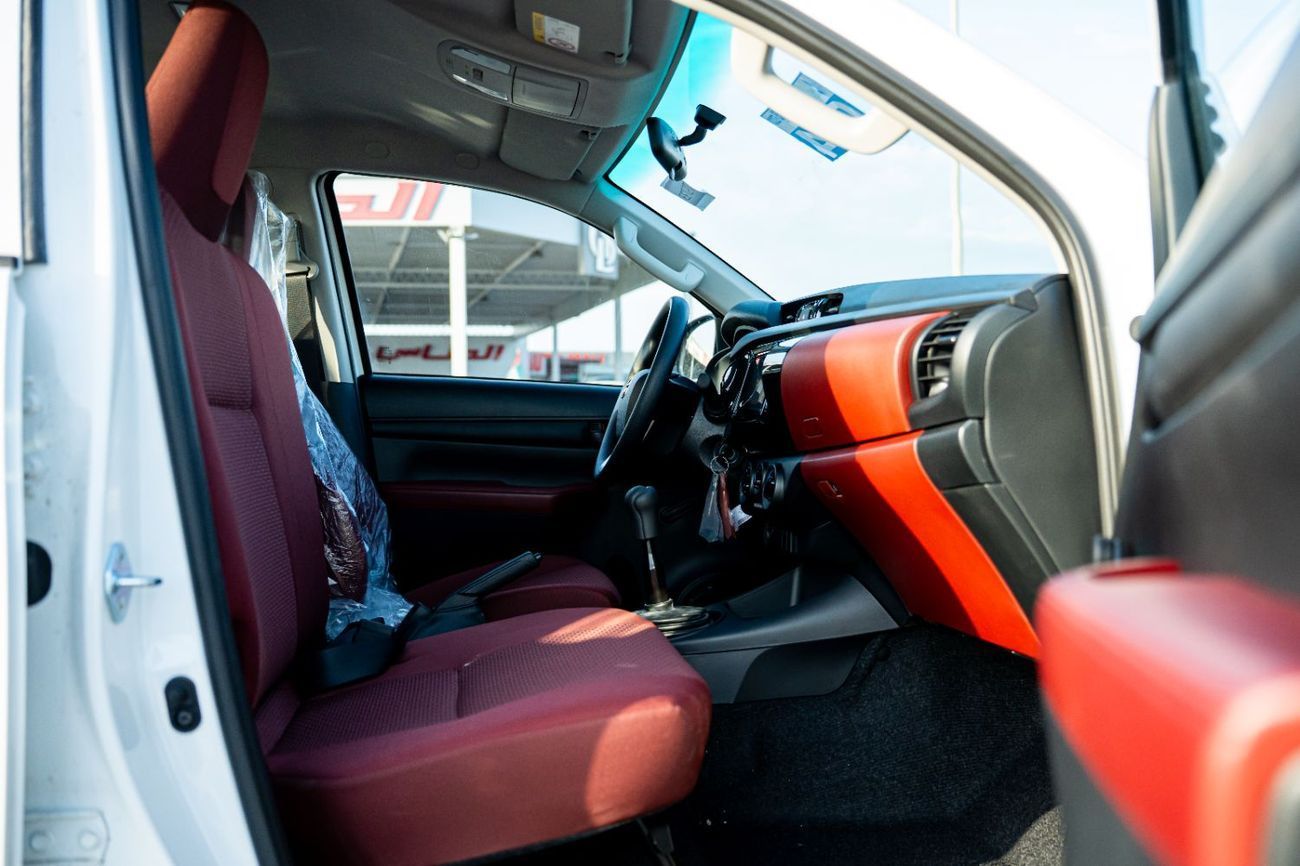 تويوتا هيلوكس 2026 Toyota Hilux 2.4L Turbo Diesel 4WD (6-Speed Manual)