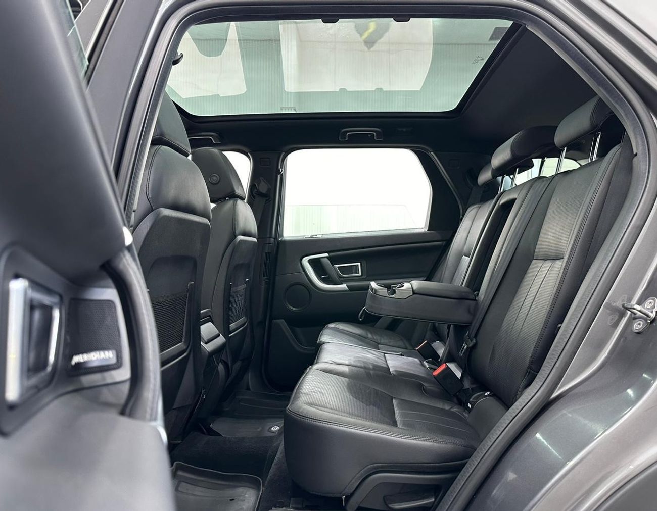 Land Rover Discovery Sport Si4 HSE 2018 Land Rover Discovery Sport HSE, 1 Year Warranty, Al-Tayer Full Service History, GCC