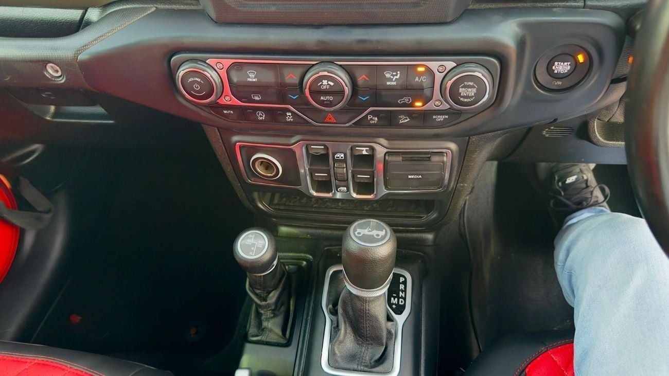 Jeep Wrangler NUDGE BAR WITH LED STRIP LIGHTS | 3.6L PETROL ENGINE | PUSH START | 2019 | RHD | AT | 4WD | REAR VIE