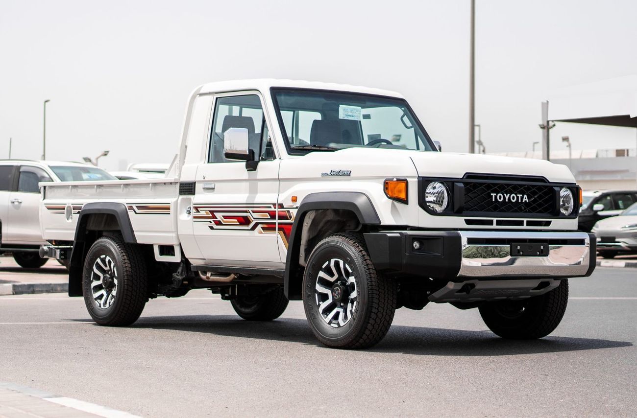 تويوتا لاند كروزر بيك آب 2025 Toyota Land Cruiser LC 79 4.0L MT Petrol (White)