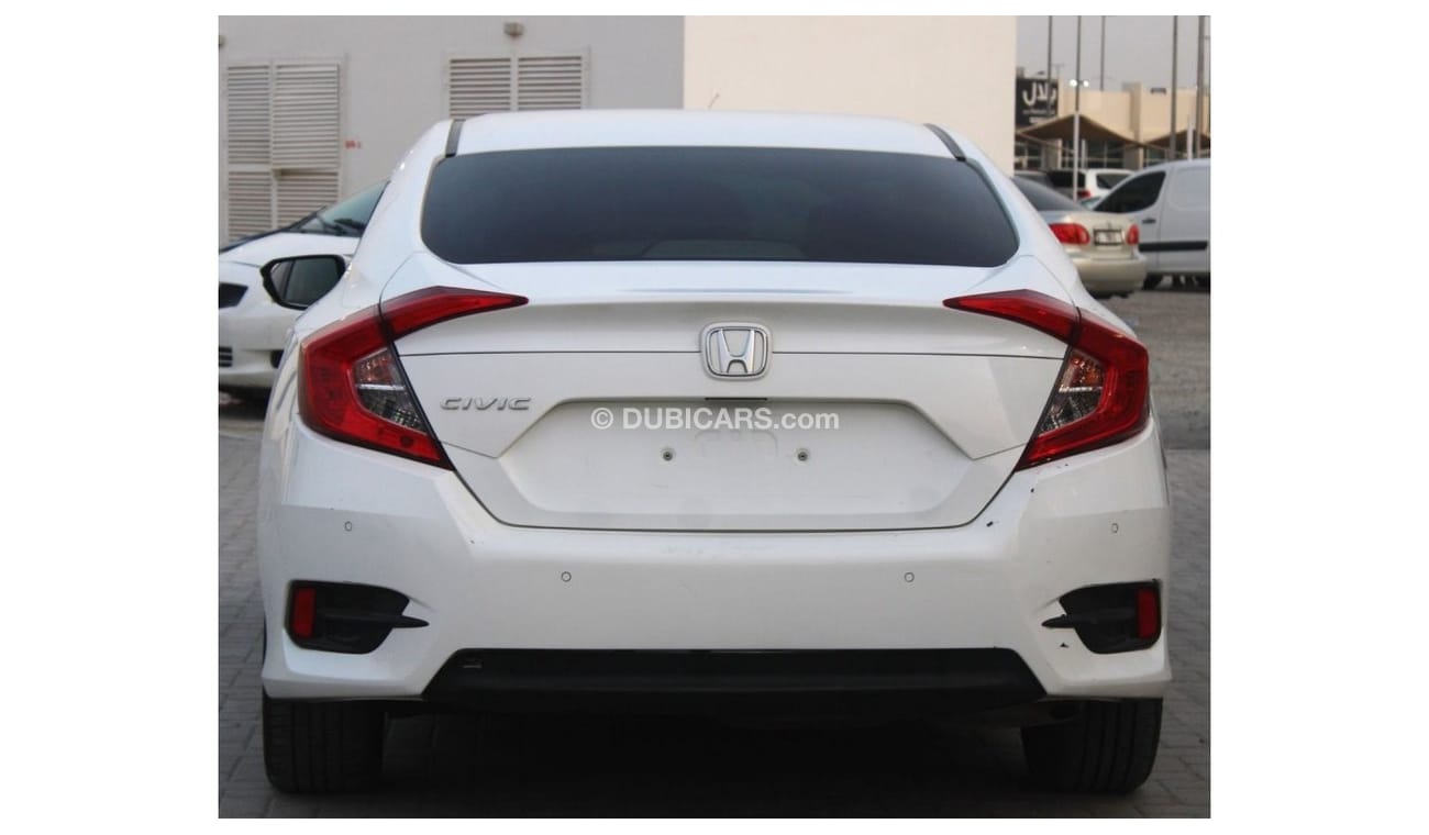 Honda Civic DX Honda Civic 2017 GCC, in excellent condition