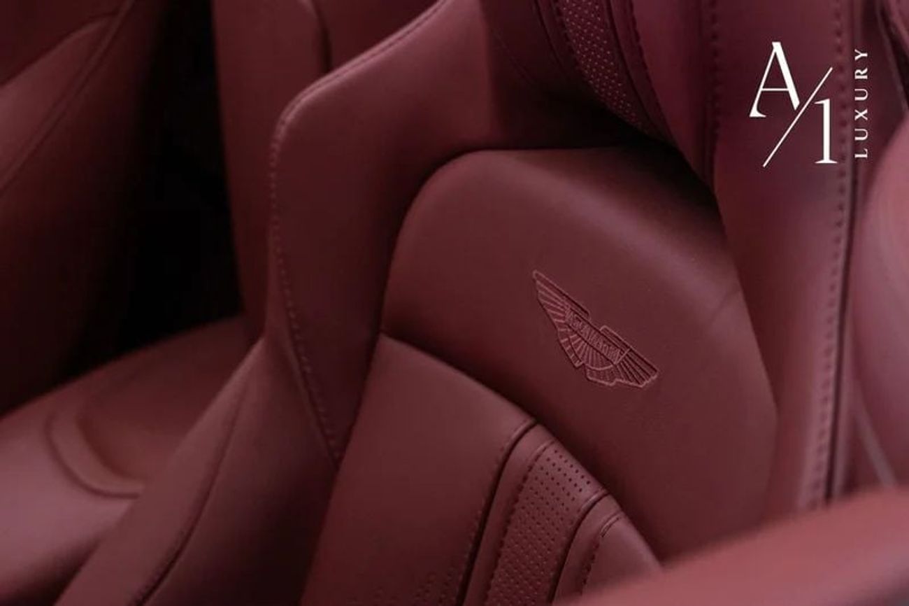 أستون مارتن فانتيج 2022 Aston Martin Vantage Roadster V8, Fully Loaded, Service Contract, GCC Spec