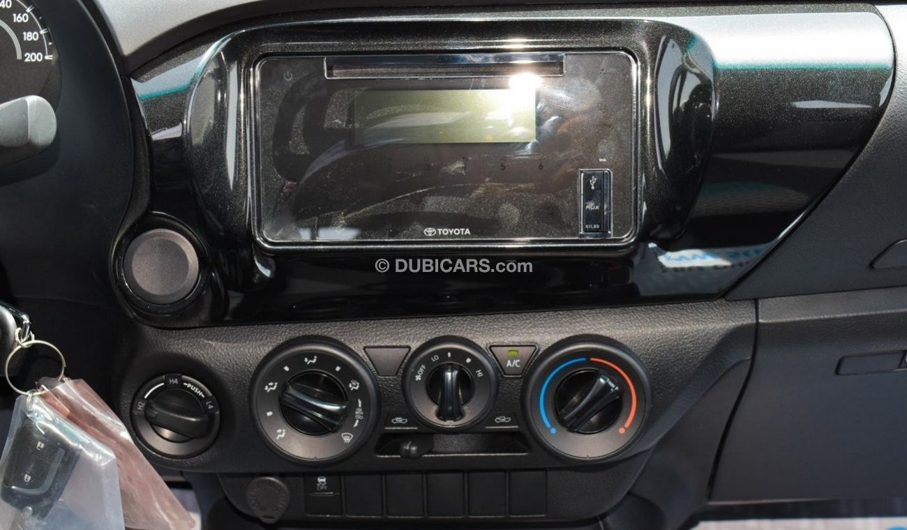 تويوتا هيلوكس DLX  2.4 L 4X4 - DSL - M/T - WITH GCC SPECS AND EXPORT ONLY